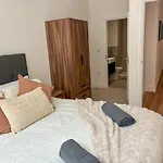 Modern Leeds Central Stay -2 Min Walk From Station