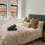 Modern Leeds Central Stay -2 Min Walk From Station