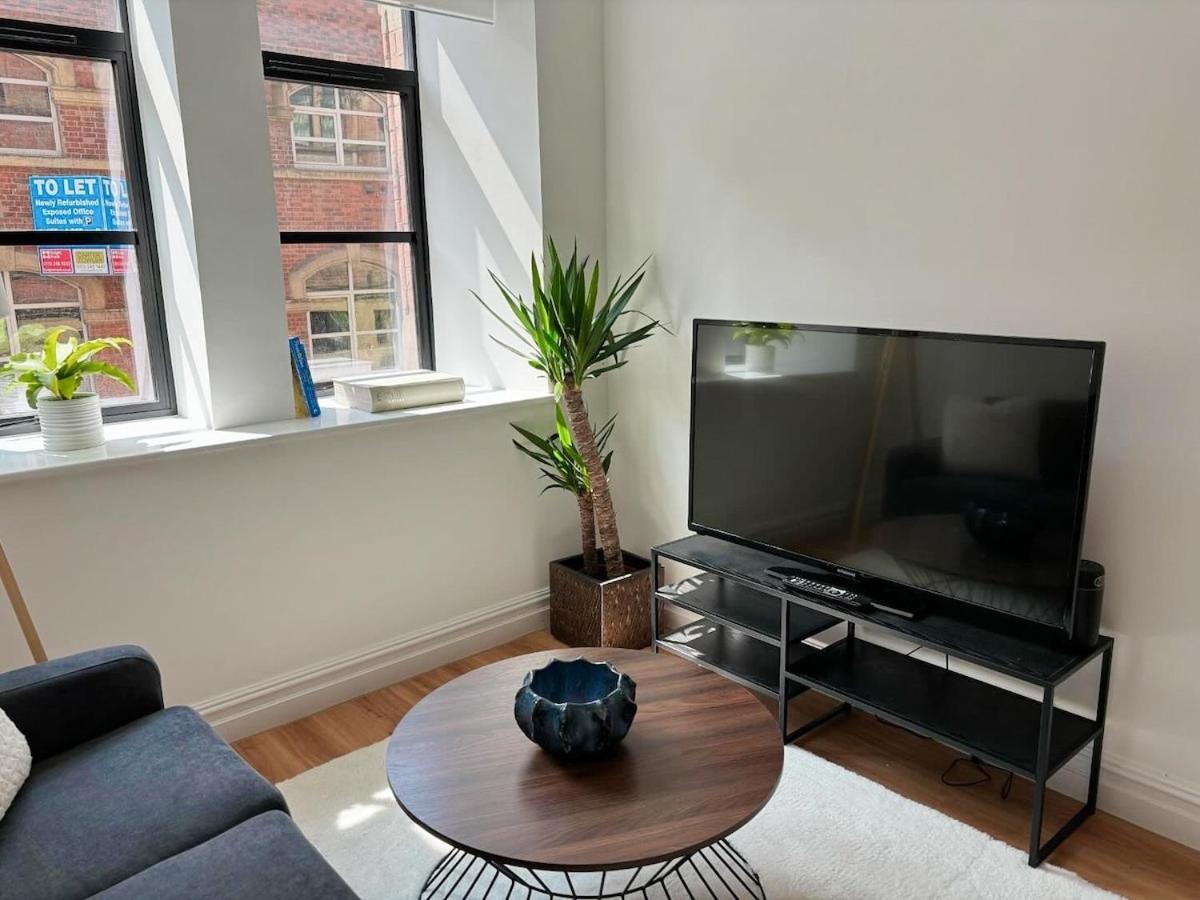 Modern -2 Min Walk From Station Leeds (West Yorkshire)